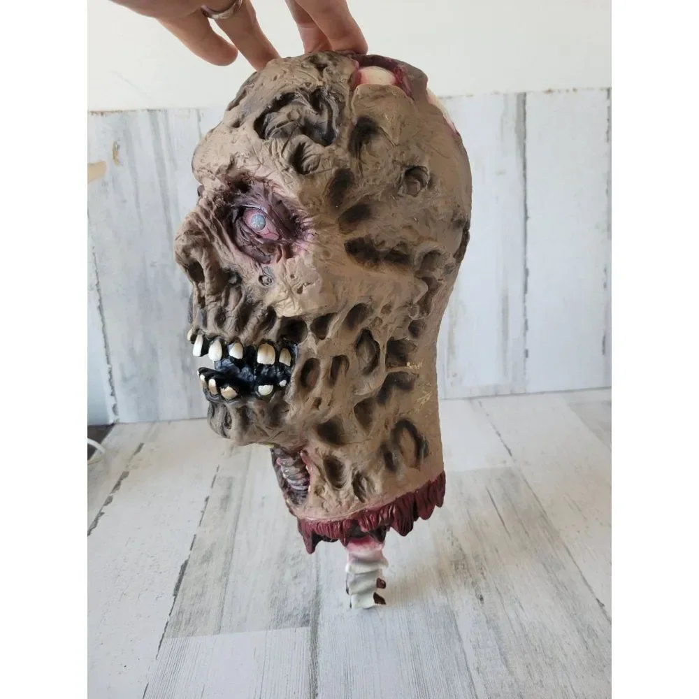 Beheaded‎ zombie head Halloween prop scary skull
